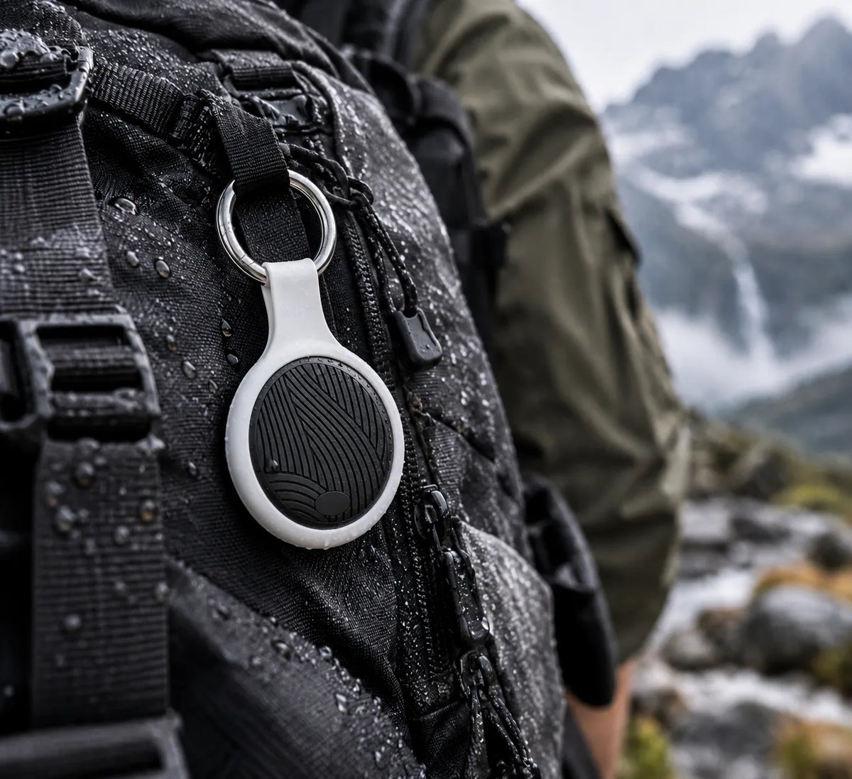 Sleekify Smart TAG on backpack